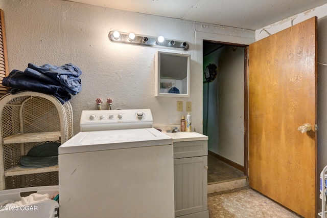 712 Joplin St, Sarcoxie, MO 64862 - washroom with washer / dryer