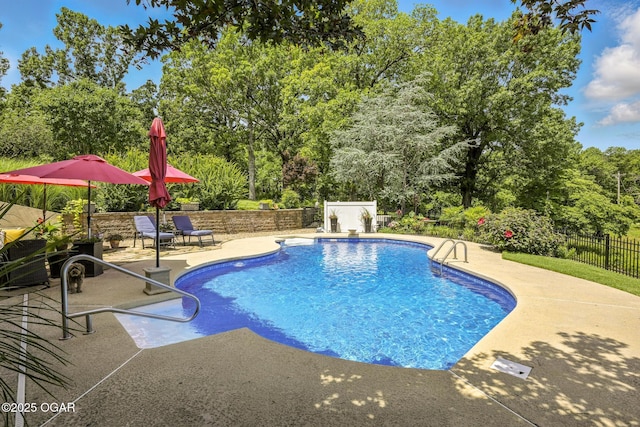 5738 Deer Park Ln, Joplin, MO 64804 - view of pool featuring a patio area and view of wooded area