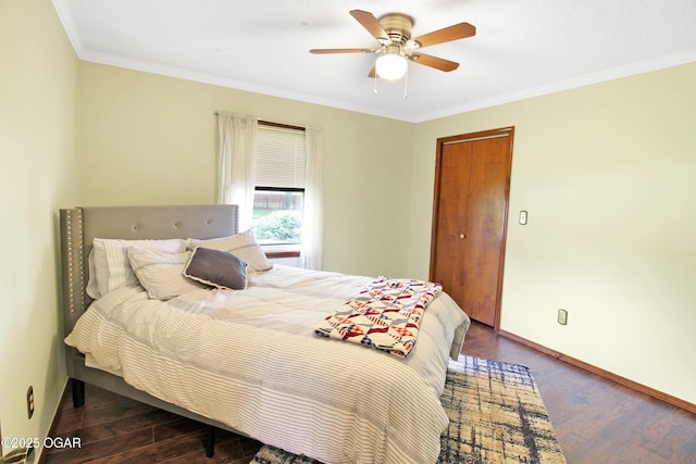 3508 Dirr Ave, Parsons, KS 67357 - bedroom featuring wood finished floors, ornamental molding, a ceiling fan, and a closet