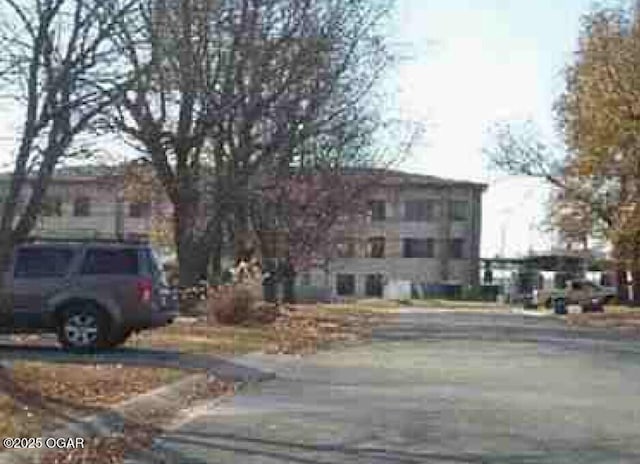 2908 S Park Ave, Joplin, MO 64804 - view of asphalt road