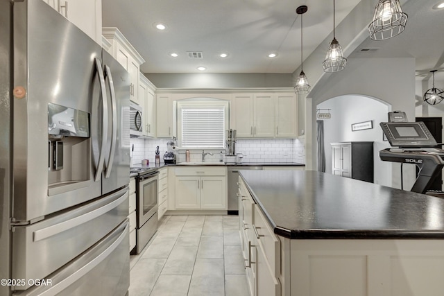 2258 S Greystone Sq, Webb City, MO 64870