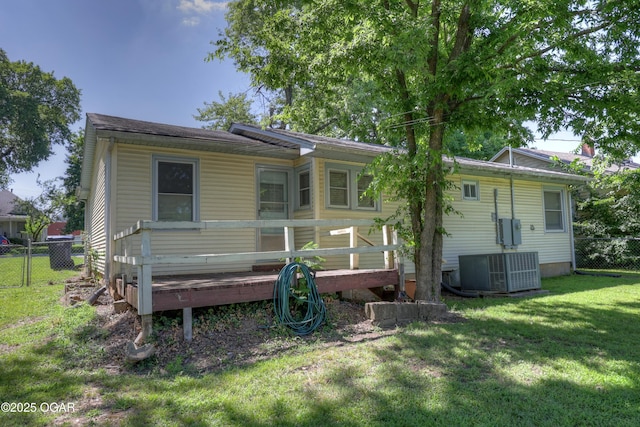 605 S Jefferson St, Webb City, MO 64870 - rear view of house with a deck