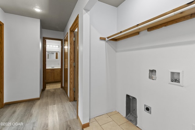418 W Mccord St, Neosho, MO 64850 - washroom with hookup for an electric dryer, washer hookup, light wood-style flooring, and recessed lighting