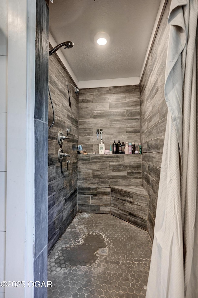 605 SE 10th Ln, Lamar, MO 64759 - full bathroom featuring tiled shower