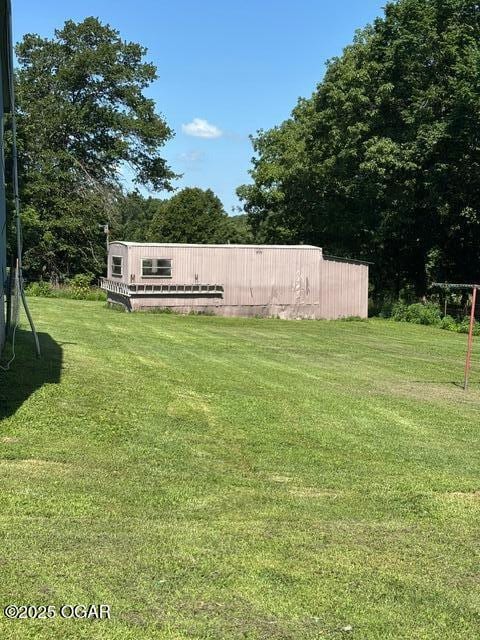 8305A Ivory Rd, Reeds, MO 64859 - view of green lawn