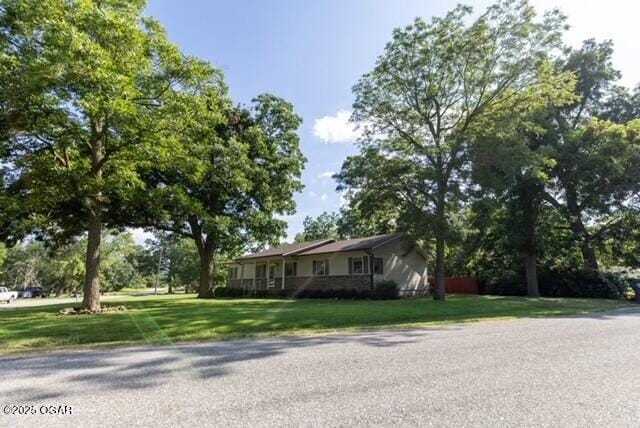 320 N 3rd St, Chetopa, KS 67336 - photo 2