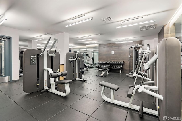 exercise room featuring visible vents