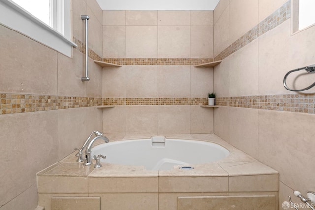115 Magnolia St, San Francisco, CA 94123 - full bathroom with tiled bath and tile walls