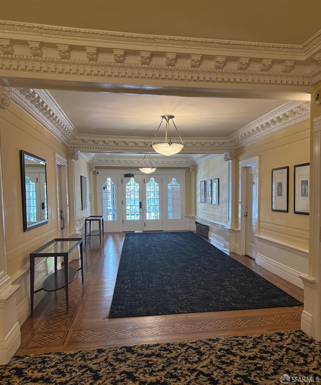 2299 Sacramento St Unit 15, San Francisco, CA 94115 - entrance foyer featuring ornamental molding and wood finished floors