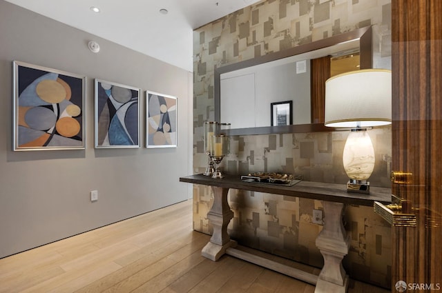 181 Fremont St Unit 55C, San Francisco, CA 94105 - bar area with wood finished floors and tasteful backsplash