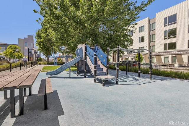 134 Albatross Ct, San Francisco, CA 94124 - view of community playground