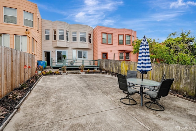 2375 31st Ave, San Francisco, CA 94116 - view of patio / terrace featuring outdoor dining area and a fenced backyard