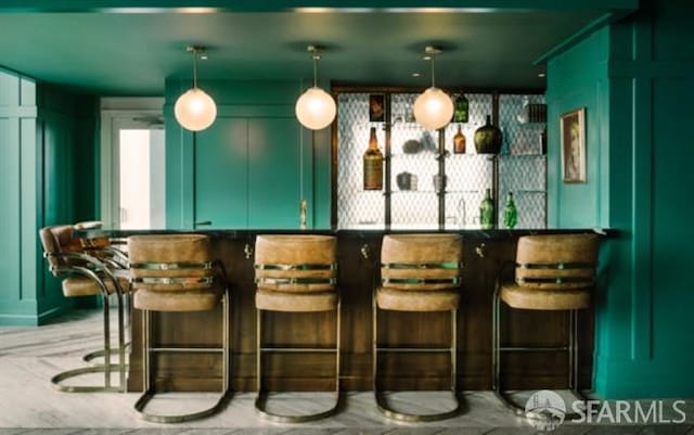425 1st St Unit 1402, San Francisco, CA 94105 - indoor dry bar with pendant lighting