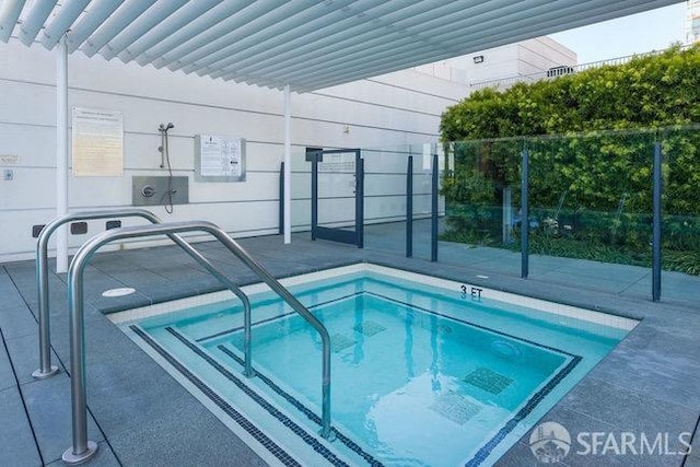 425 1st St Unit 1402, San Francisco, CA 94105 - view of pool featuring a hot tub and a swimming pool