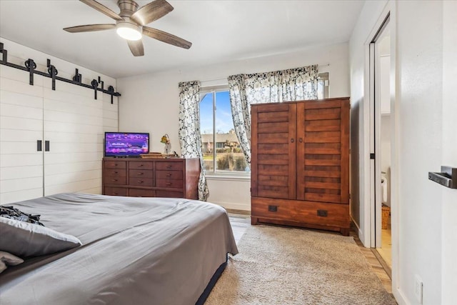 bedroom with ceiling fan