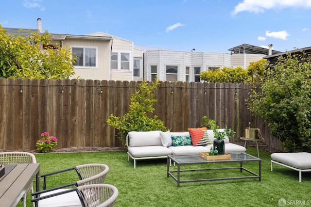 807 Vienna St, San Francisco, CA 94112 - view of yard featuring an outdoor hangout area