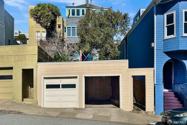 view of front facade with a garage