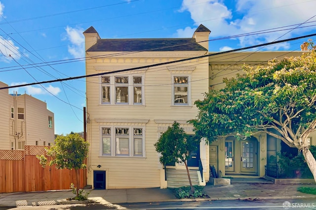 view of front of home