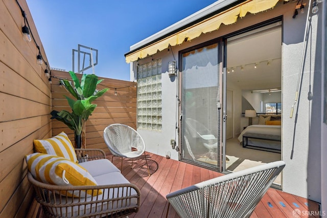 239 8th St Unit 14, San Francisco, CA 94103 - view of wooden deck