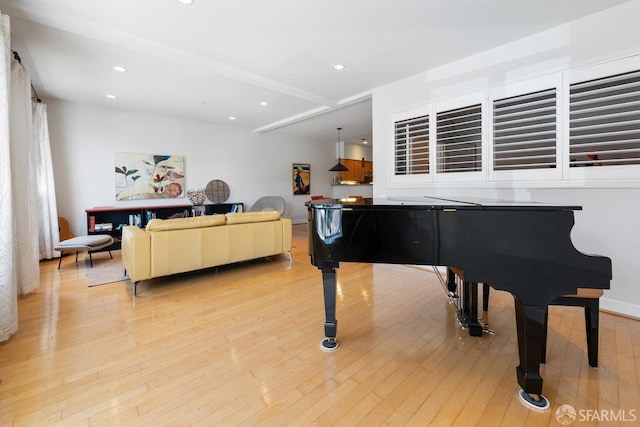 364 Arkansas St, San Francisco, CA 94107 - living area with light wood finished floors and recessed lighting