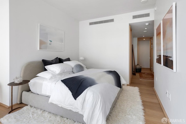 1 Steuart Ln Unit 608, San Francisco, CA 94105 - bedroom with wood finished floors and baseboards