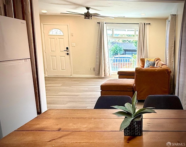 38002 Stenhammer Dr, Fremont, CA 94536 - foyer featuring light wood-style floors, baseboards, and a ceiling fan