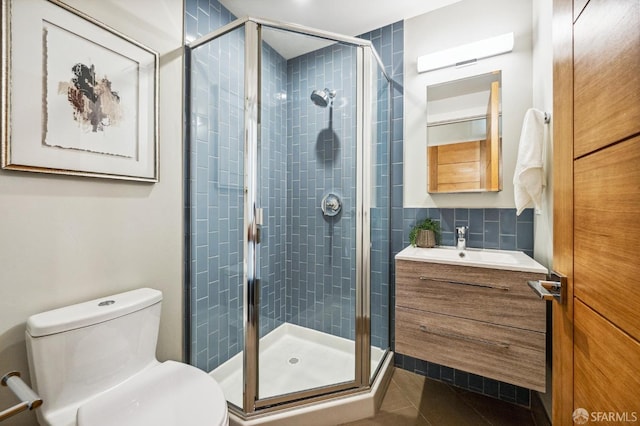 bathroom with walk in shower, vanity, toilet, and decorative backsplash