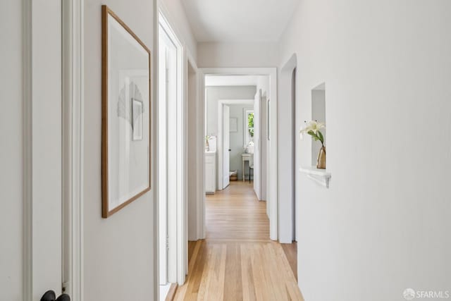 600 Ellsworth St, San Francisco, CA 94110 - hallway with light wood-style flooring