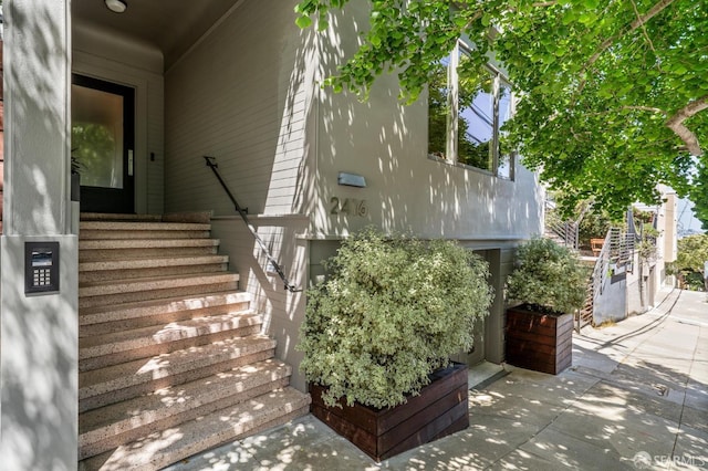 2416 15th St, San Francisco, CA 94114 - view of property entrance
