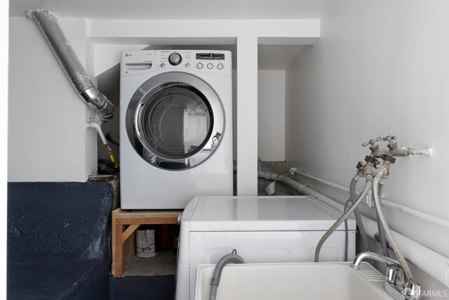 1141 Church St, San Francisco, CA 94114 - washroom featuring washer / clothes dryer