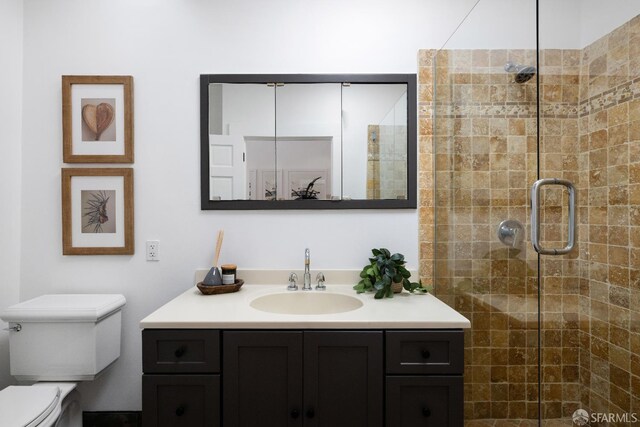 1141 Church St, San Francisco, CA 94114 - full bath featuring toilet, vanity, and a stall shower