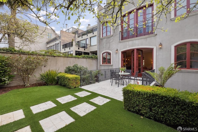 view of yard with a patio