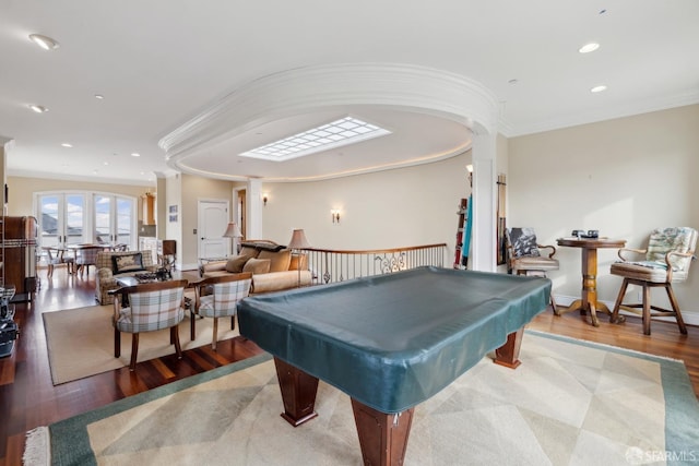 recreation room with crown molding, billiards, and hardwood / wood-style flooring