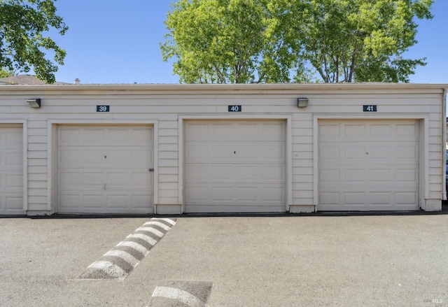 1201 Glen Cove Pkwy Unit 514, Vallejo, CA 94591 - view of garage