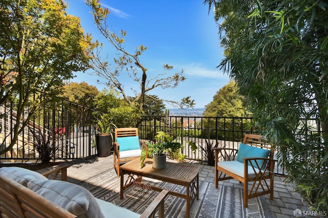 224 Twin Peaks Blvd, San Francisco, CA 94114 - deck with an outdoor hangout area