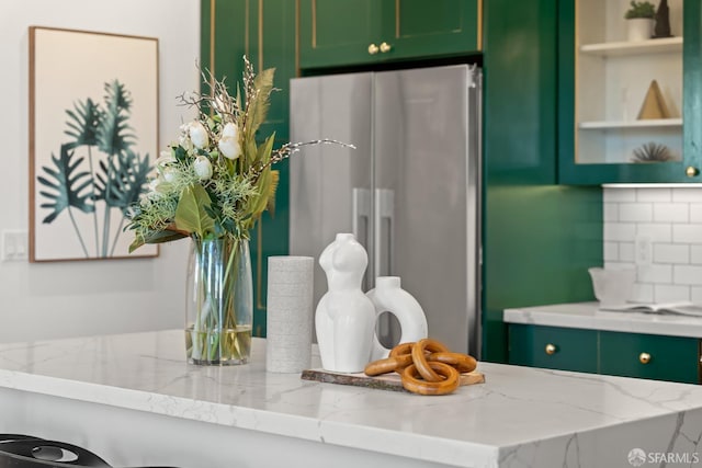 bathroom featuring backsplash