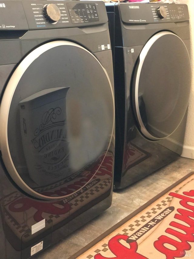 interior details with washing machine and dryer