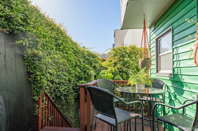 5 College Ter, San Francisco, CA 94112 - balcony featuring outdoor dining space