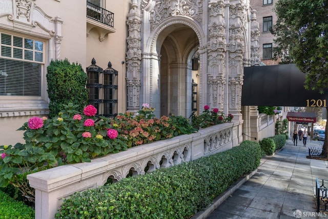 1155 Leavenworth St Unit 7, San Francisco, CA 94109 - doorway to property featuring a balcony