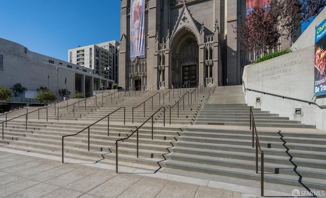 1155 Leavenworth St Unit 7, San Francisco, CA 94109 - surrounding community with stairs