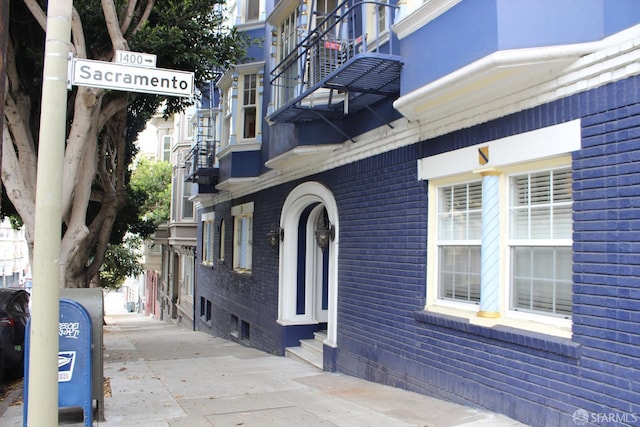 1155 Leavenworth St Unit 7, San Francisco, CA 94109 - view of building exterior with entry steps