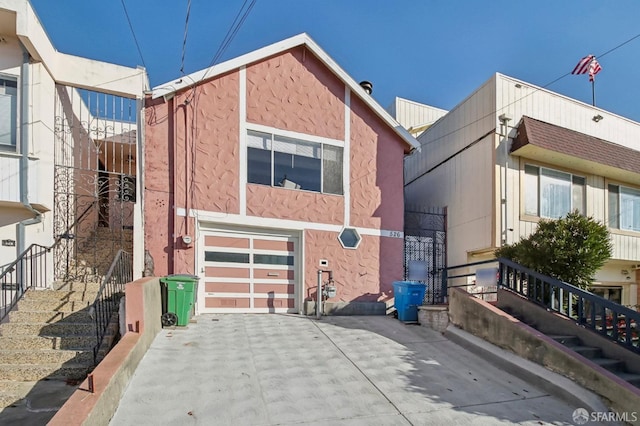 view of front facade with a garage