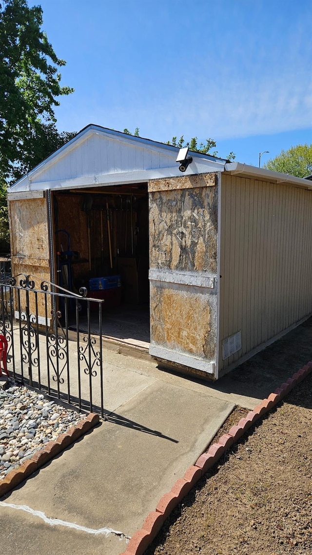 view of outbuilding