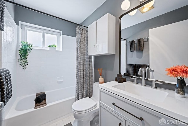 3421 25th St Unit 4, San Francisco, CA 94110 - bathroom with toilet, vanity, and shower / bath combo