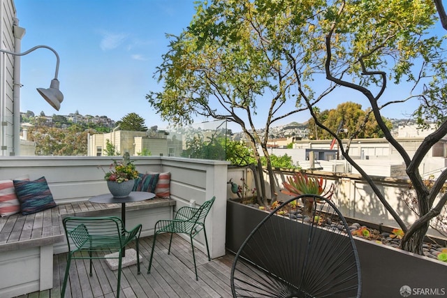 370 Sanchez St, San Francisco, CA 94114 - view of wooden terrace