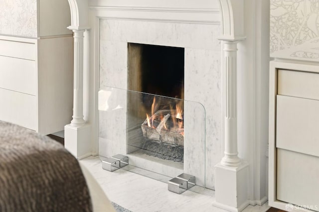 370 Sanchez St, San Francisco, CA 94114 - detailed view of a fireplace