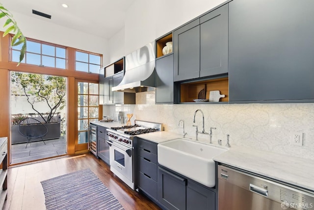 370 Sanchez St, San Francisco, CA 94114 - kitchen with open shelves, appliances with stainless steel finishes, a sink, dark wood-type flooring, and recessed lighting