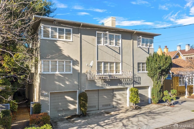 view of front facade with a garage