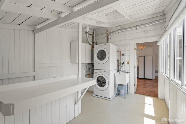 787 Arguello Blvd, San Francisco, CA 94118 - laundry room featuring stacked washer / drying machine