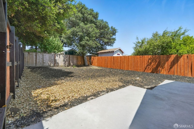 3901 La Colina Rd, El Sobrante, CA 94803 - fenced backyard featuring a patio area